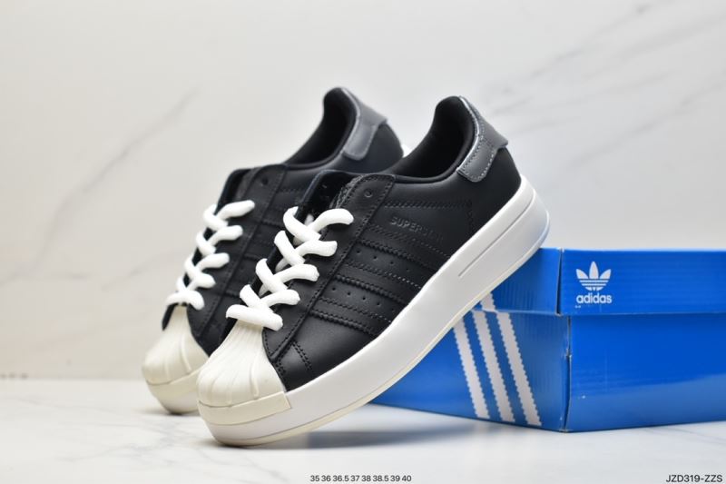 Adidas Sneakers